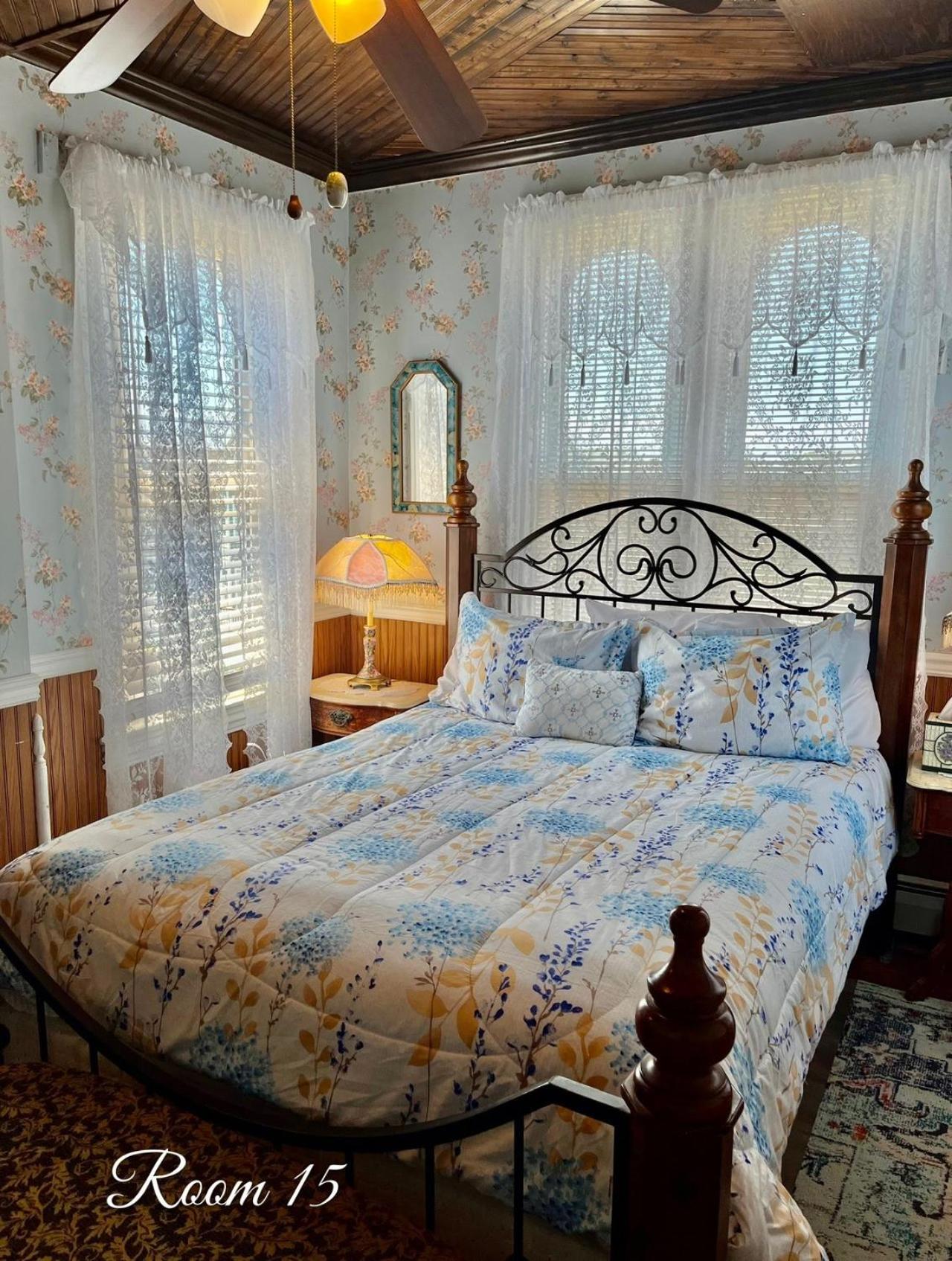 Angel Of The Sea Bed And Breakfast ケープ・メイ エクステリア 写真
